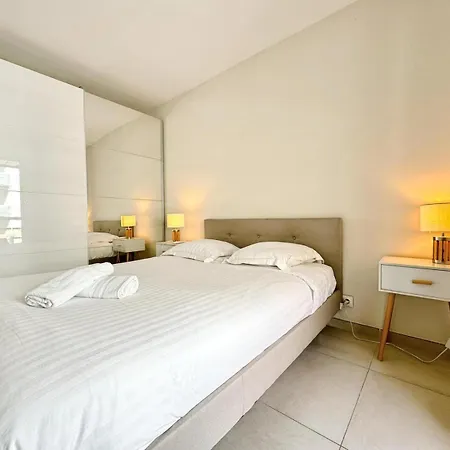 Daire D'este - 4 Prs - Clim - 300m - Piscine-parking En Option