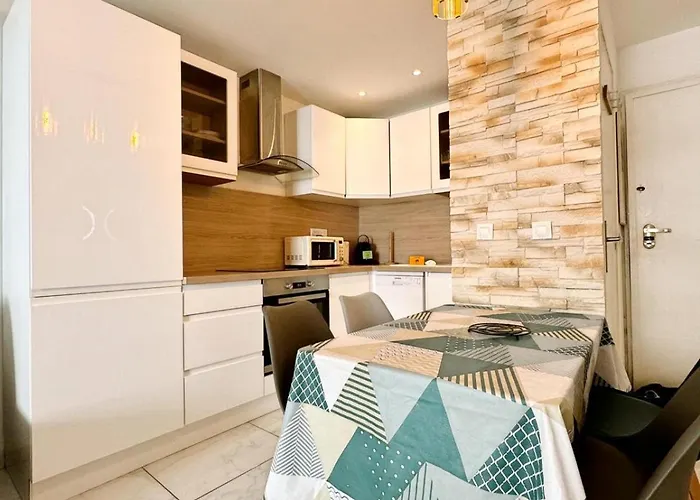 Apartment D'este - 4 Prs - Clim - 300m - Piscine-parking En Option