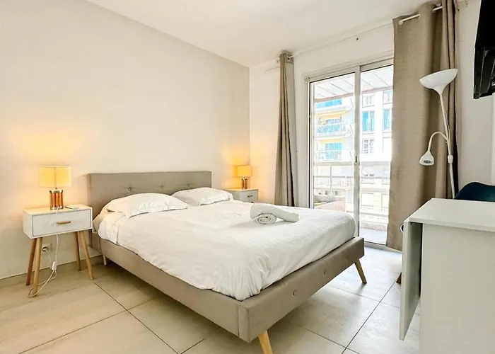 D'este - 4 Prs - Clim - 300m - Piscine-parking En Option